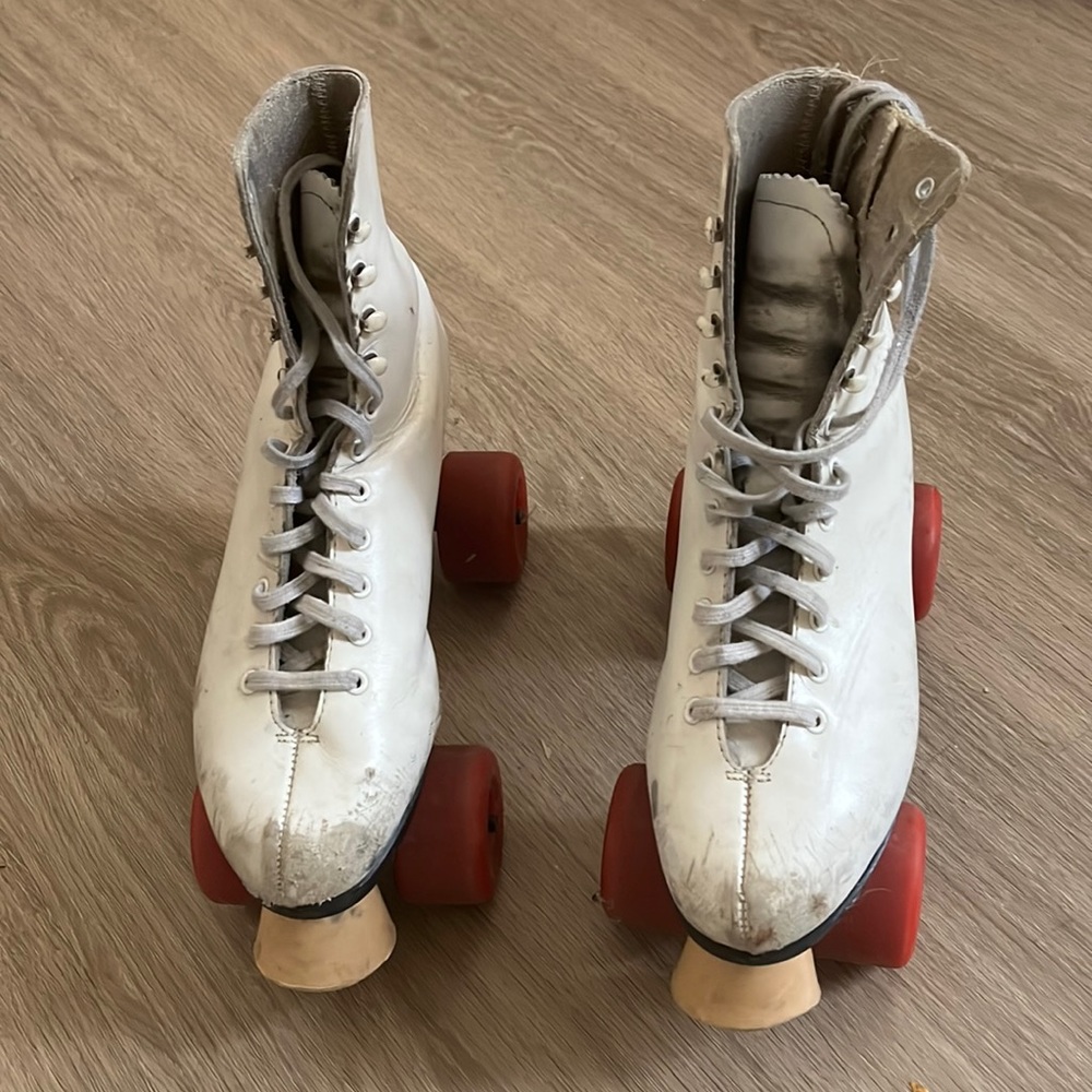 Vintage white Leather Delta Boot roller skates with Bones wheels